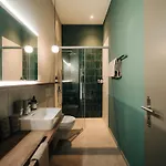 Kurve & Lounge 4*