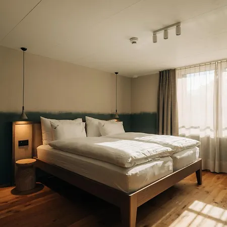 Kurve & Lounge Aparthotel 4*