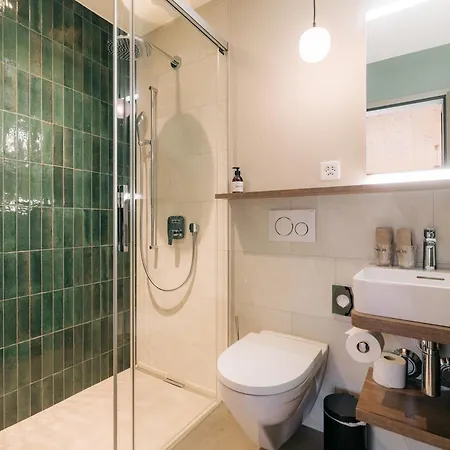 Lägenhetshotell Kurve & Lounge 4*