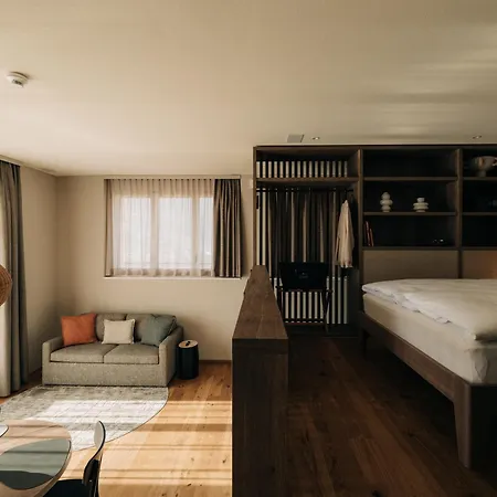 Kurve & Lounge 4*