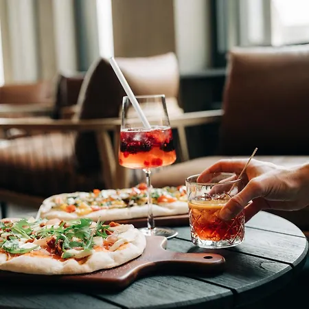 Aparthotel Kurve & Lounge 4*