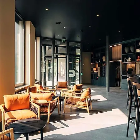 Kurve & Lounge Apartahotel