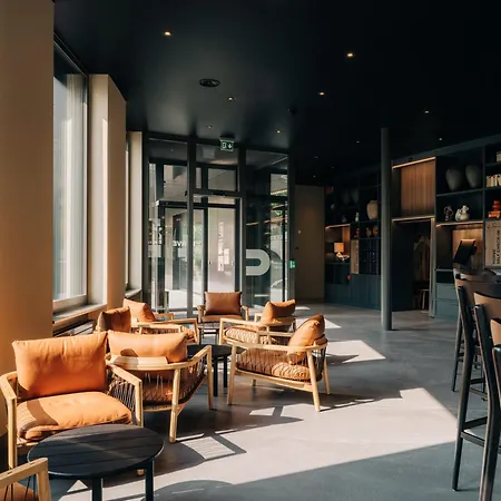 Kurve & Lounge Апарт-отель Адельбоден