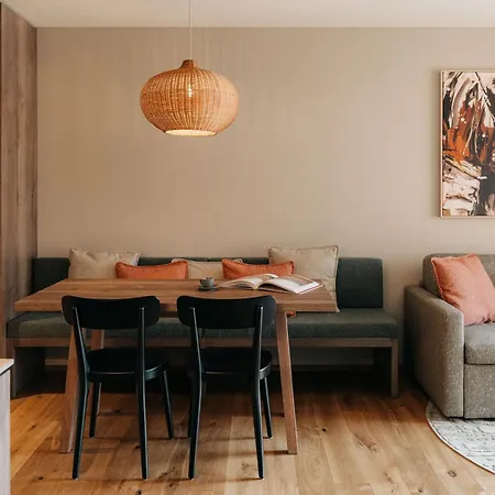 Kurve & Lounge Апарт-отель Адельбоден